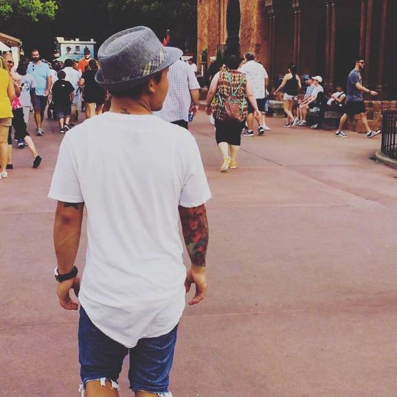 Meet your Posher, Komang - Picture 1 of 1